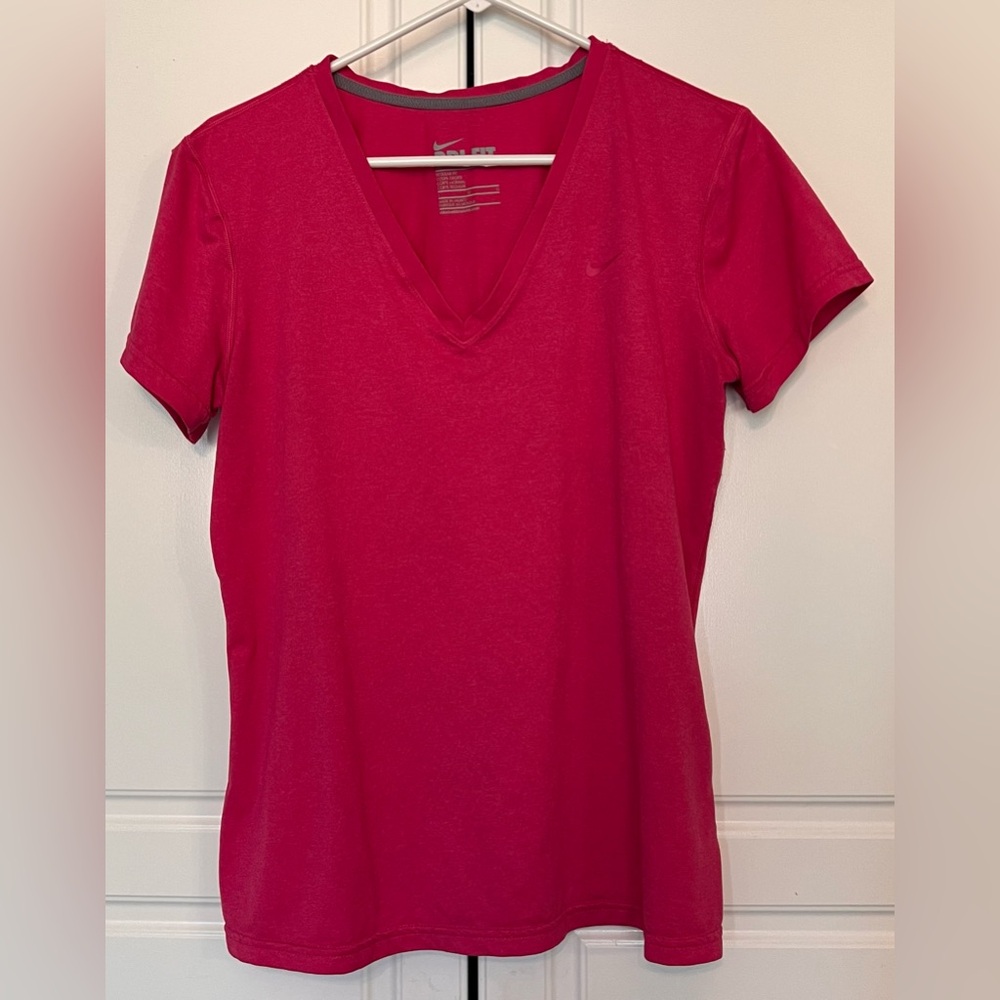 Nike Dri-Fit Tshirt - Regular Fit - Fushia Pink - Size Large